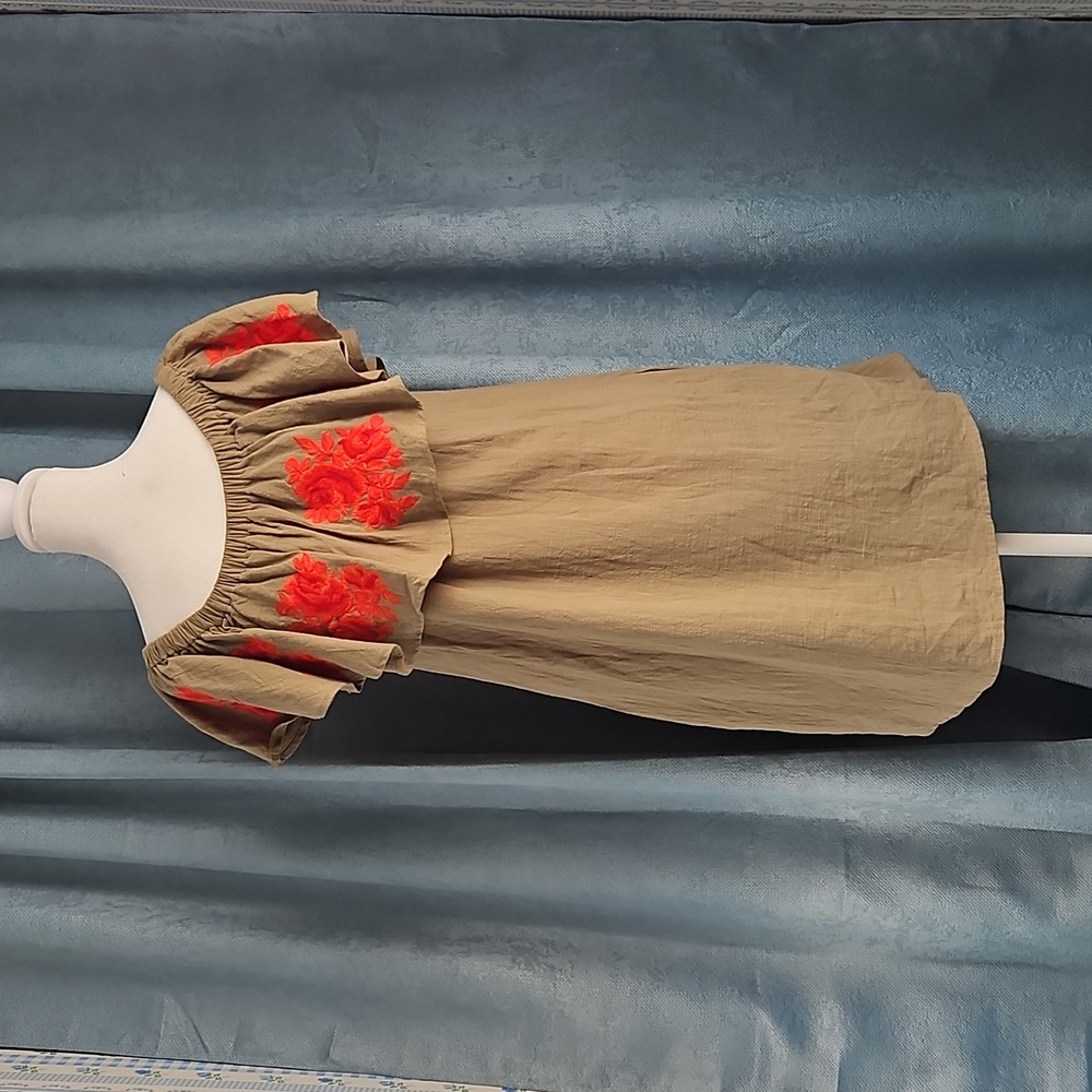 Umgee Sage Green Mini Dress with Red & Orange Floral Accents - M - EUC - Picture 2 of 5